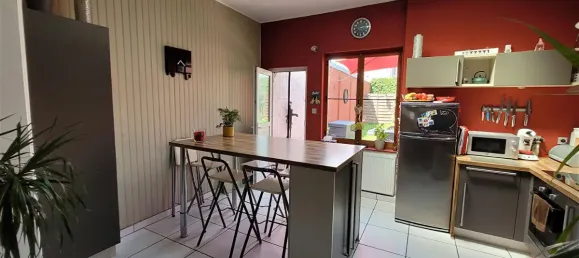 Casa de 3 dormitorios en Wattrelos, France No. 52395 2