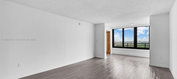 1 dormitorio propiedad comercial en venta en Miami, Miami-Dade, Florida, USA № 614218 6