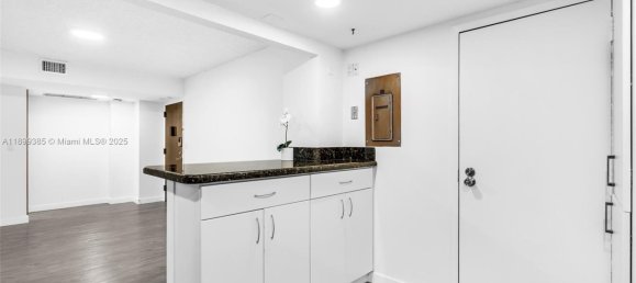 1 dormitorio propiedad comercial en venta en Miami, Miami-Dade, Florida, USA № 614218 15