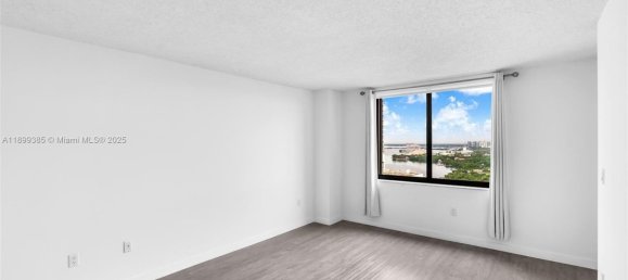 1 dormitorio propiedad comercial en venta en Miami, Miami-Dade, Florida, USA № 614218 5