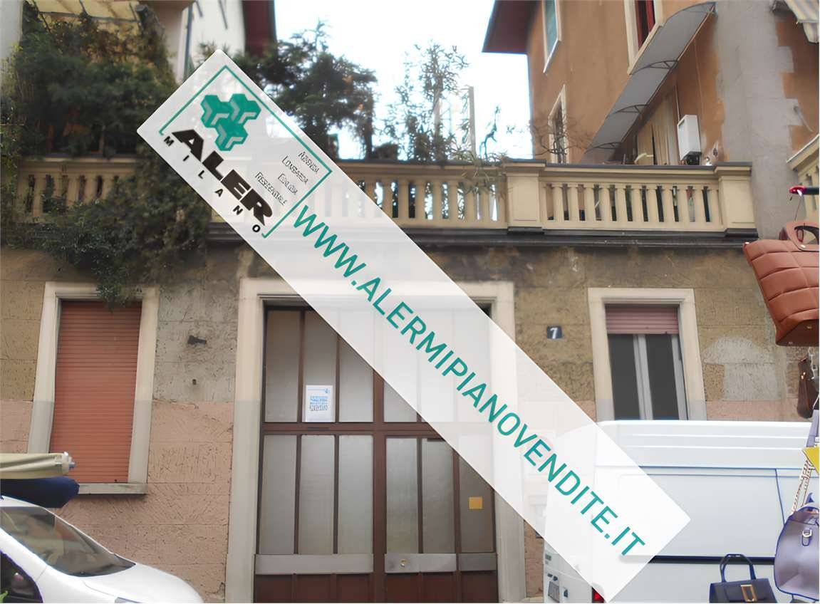 2 bedrooms Apartment in Milan, Italy No. 245408