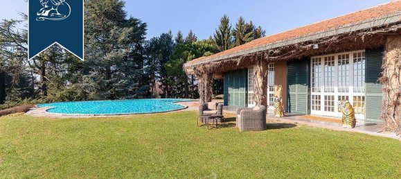 5 Schlafzimmer Villa in Eupilio, Italy, Nr. 223058 3
