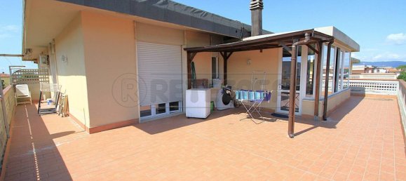 2 bedrooms Penthouse in Carrara, Italy No. 291741 5