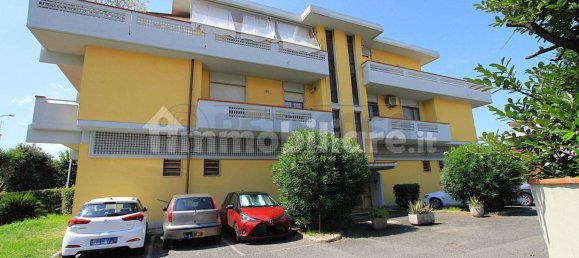 2 bedrooms Penthouse in Carrara, Italy No. 291741 2