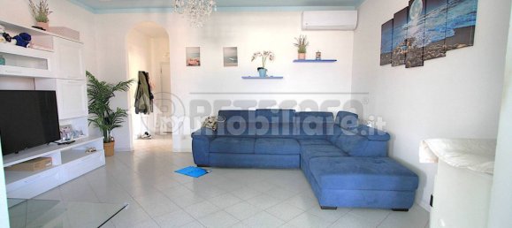2 bedrooms Penthouse in Carrara, Italy No. 291741 14