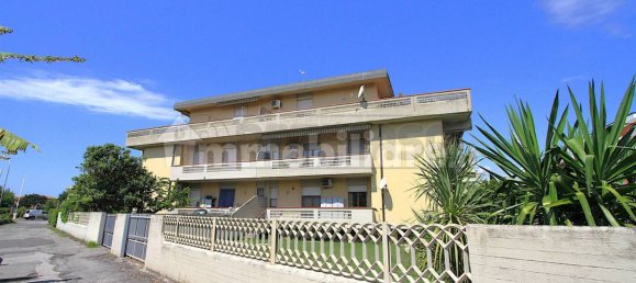 2 bedrooms Penthouse in Carrara, Italy No. 291741 4