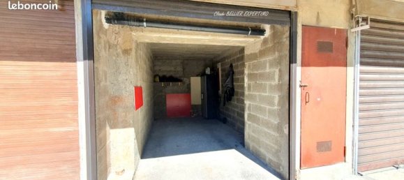 Гараж в Марсель, Франция № 300291 3