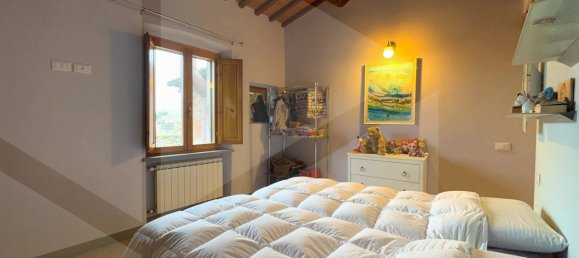 7-salle Appartement à Peccioli, Italy No. 21277 25