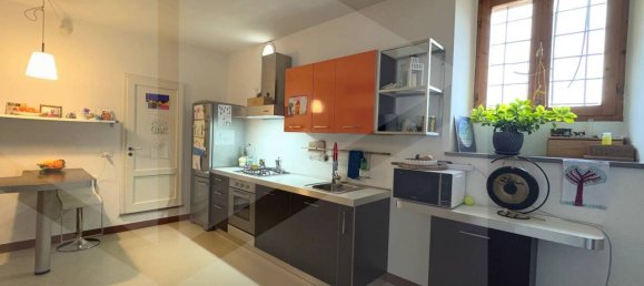 7-salle Appartement à Peccioli, Italy No. 21277 9
