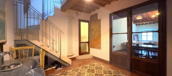 7-salle Appartement à Peccioli, Italy No. 21277 13