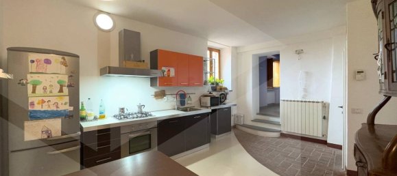 7-salle Appartement à Peccioli, Italy No. 21277 11