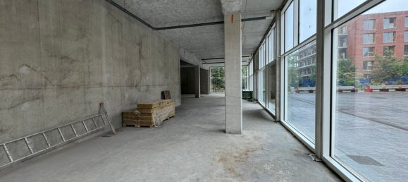 382m² Commercial property in Lille, France No. 158571 5