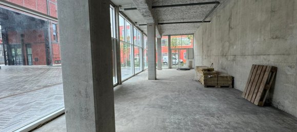 382m² Commercial property in Lille, France No. 158571 4