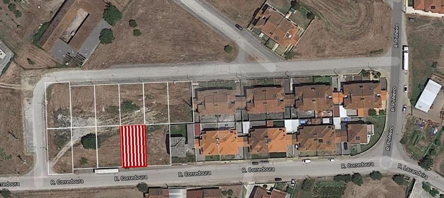 308m² Land in Casal Comba, Portugal No. 85727