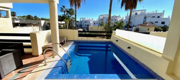 2 bedrooms Apartment in Estepona, Spain No. 185078 10