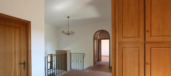 6 bedrooms House in Città della Pieve, Italy No. 58043 15