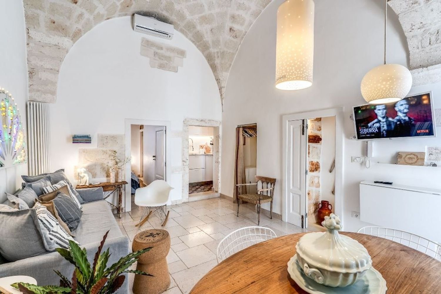 Casa de 4 dormitorios en Ostuni, Italy No. 376427