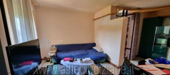 5 bedrooms Apartment in Livorno, Italy No. 48055 9