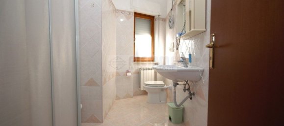 5 rooms Apartment in Davoli, Italy No. 124729 19