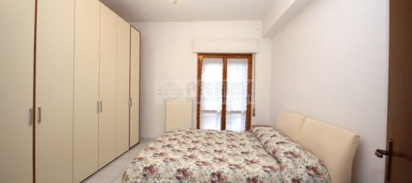 5 rooms Apartment in Davoli, Italy No. 124729 10