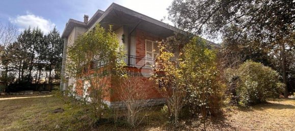 4 bedrooms Villa in Collazzone, Italy No. 197135 5