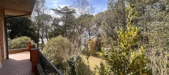 4 bedrooms Villa in Collazzone, Italy No. 197135 11