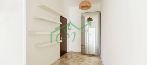 1 bedroom Apartment in Milan, Italy No. 377321 9