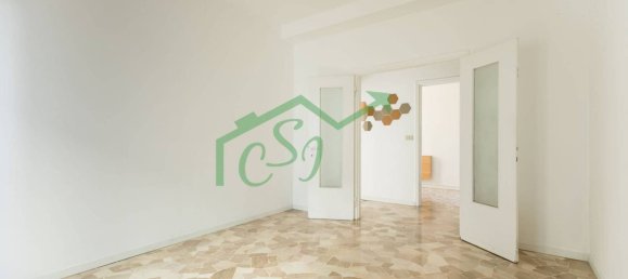 1 bedroom Apartment in Milan, Italy No. 377321 3