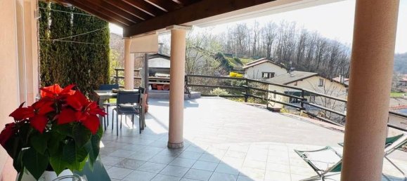 4 bedrooms Villa in Marchirolo, Italy No. 332146 15