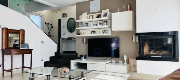 4 bedrooms Villa in Marchirolo, Italy No. 332146 21