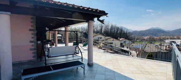 4 bedrooms Villa in Marchirolo, Italy No. 332146 17