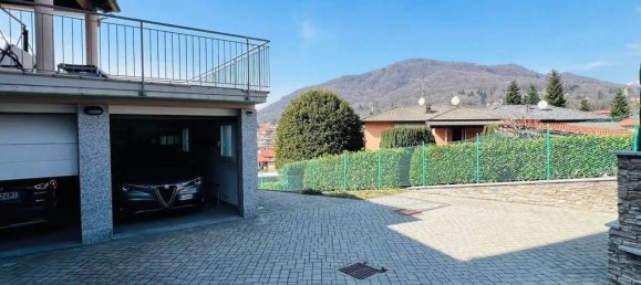 4 bedrooms Villa in Marchirolo, Italy No. 332146 6
