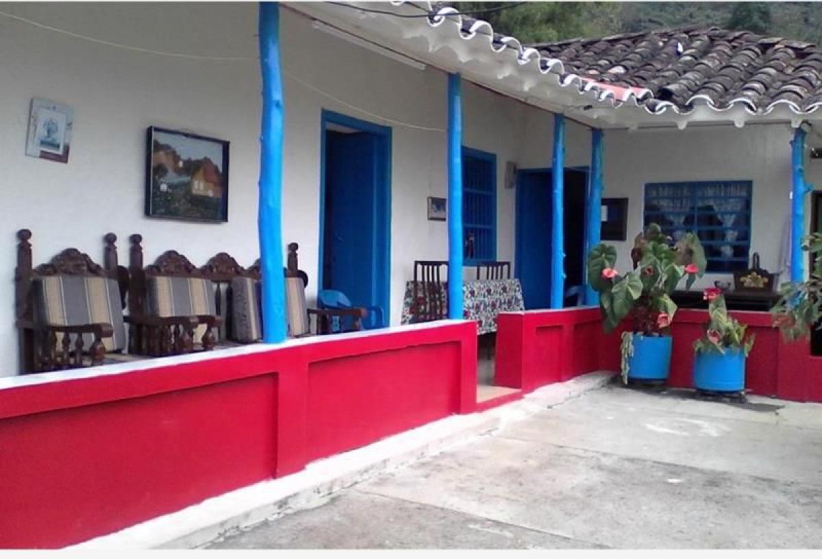 4 bedrooms House in Antioquia, Colombia No. 9382