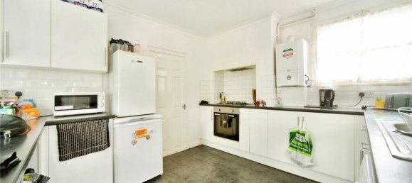 3 bedrooms House in Enfield, United Kingdom No. 11499 5