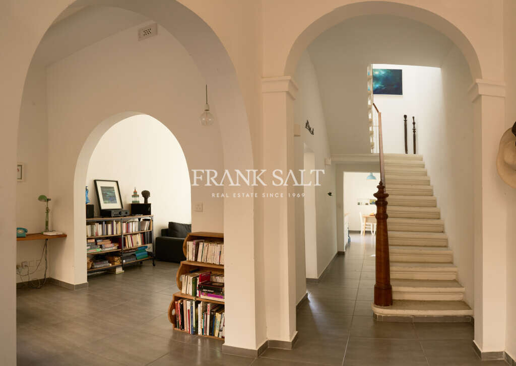 2 bedrooms Townhouse in Victoria, Malta No. 5944