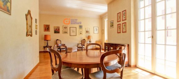 Квартира с 3 спальнями в Рим, Италия № 360657 4