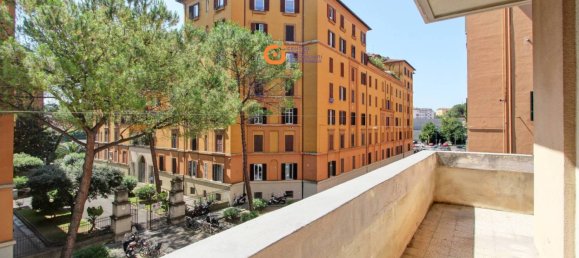 Квартира с 3 спальнями в Рим, Италия № 360657 5