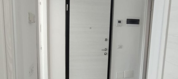 Квартира с 2 спальнями в Виджевано, Италия № 365589 3