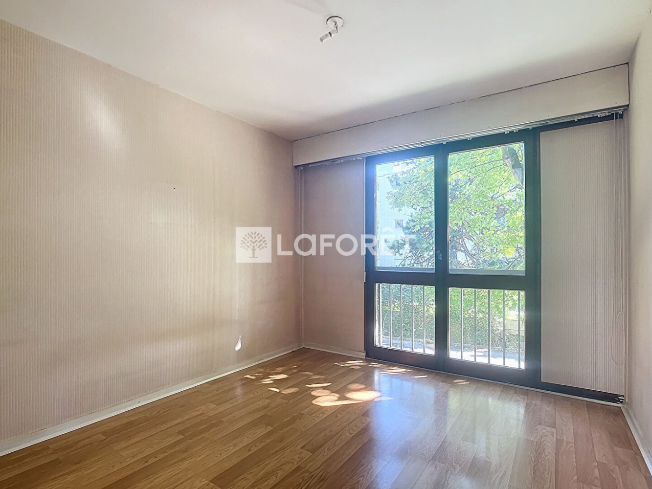 2 bedrooms Apartment in Villejuif, France No. 173020