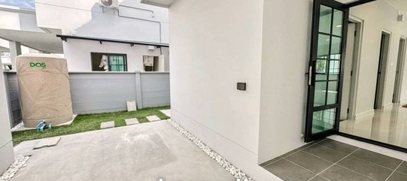 4 bedrooms Cafe / restaurant in Railay Beach, Thailand No. 25740 10