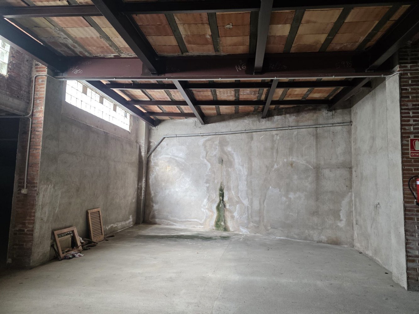  مرآب في Castell-Platja d'Aro, Spain 26متر مربع رقم 230058