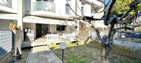 2غرفة شقة في Rimini, Italy رقم 69790 16