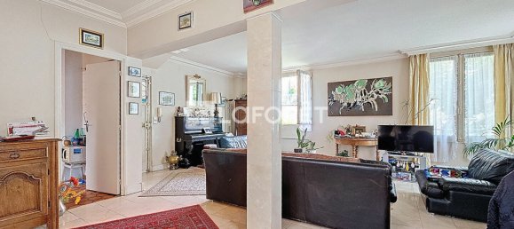 3 chambres Bâtiment à Cachan, France No. 182890 2