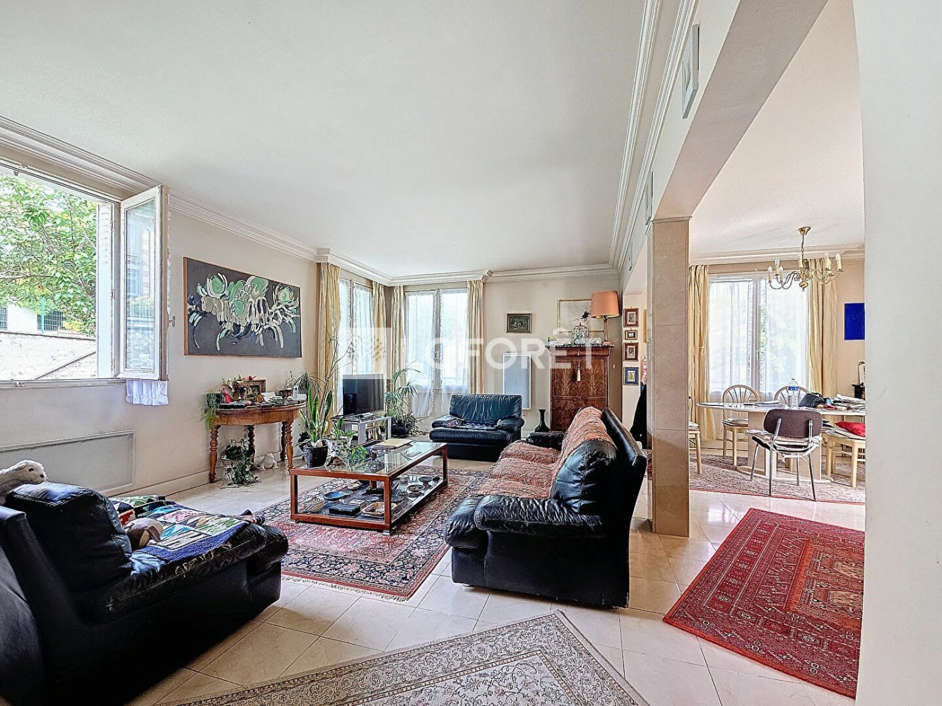 3 chambres Bâtiment à Cachan, France No. 182890