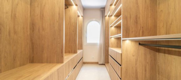 4 bedrooms Villa in Fuengirola, Spain No. 217837 12