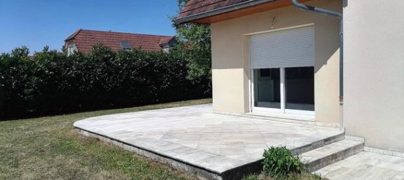 3 bedrooms House in Jura, France No. 354703 2