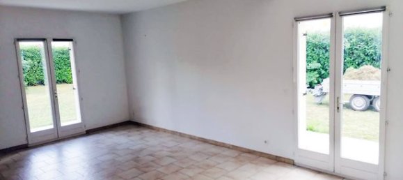 3 bedrooms House in Jura, France No. 354703 5