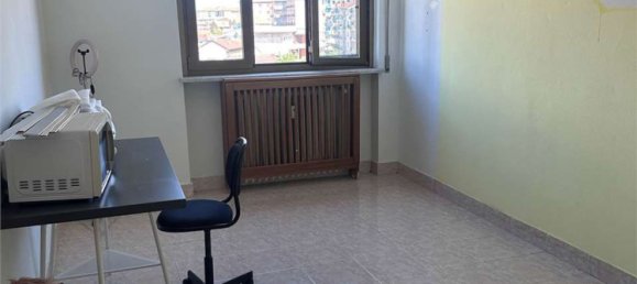 3-salle Appartement à Vigevano, Italy No. 279028 10