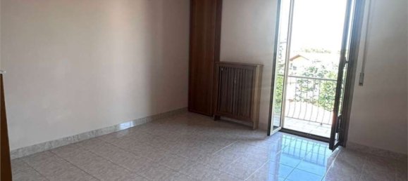 3-salle Appartement à Vigevano, Italy No. 279028 4
