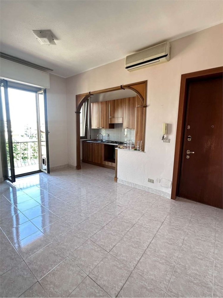 3-salle Appartement à Vigevano, Italy No. 279028